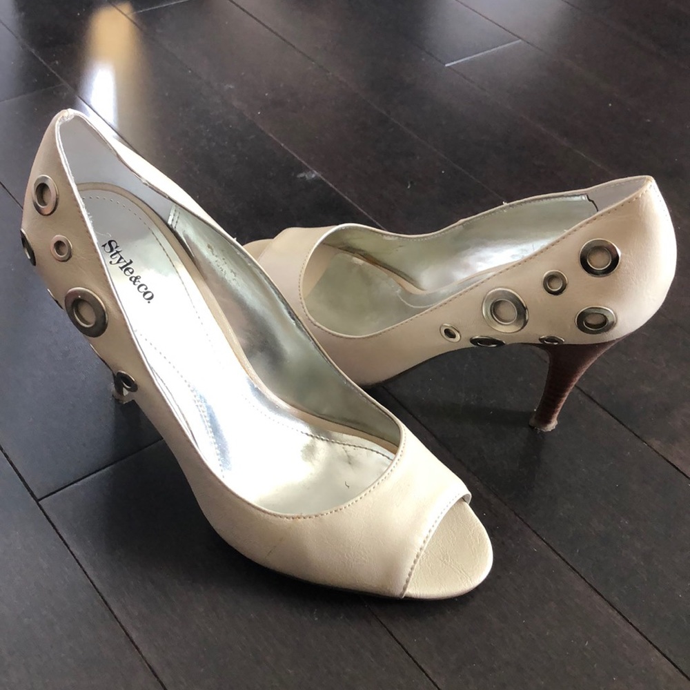 Style and Co Harley Pumps